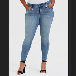 Bombshell skinny jeans